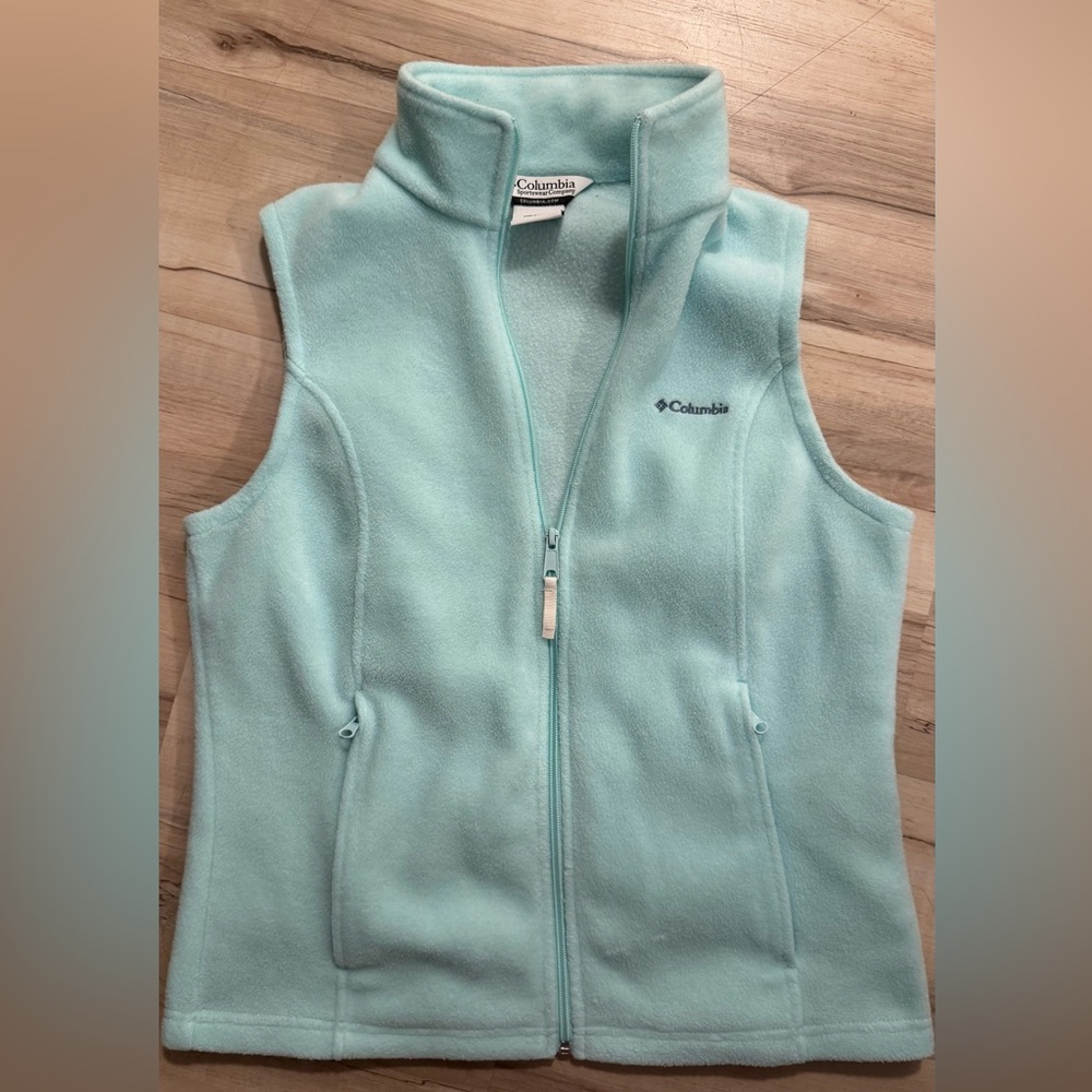 Columbia women Soft Blue Fleece Vest